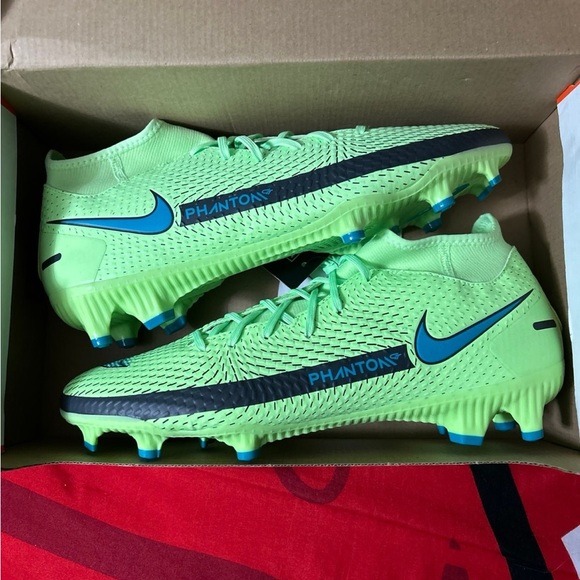 Nike Phantom Cleats main image 5